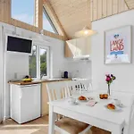 Semesterbostad Cozy In With Kitchen